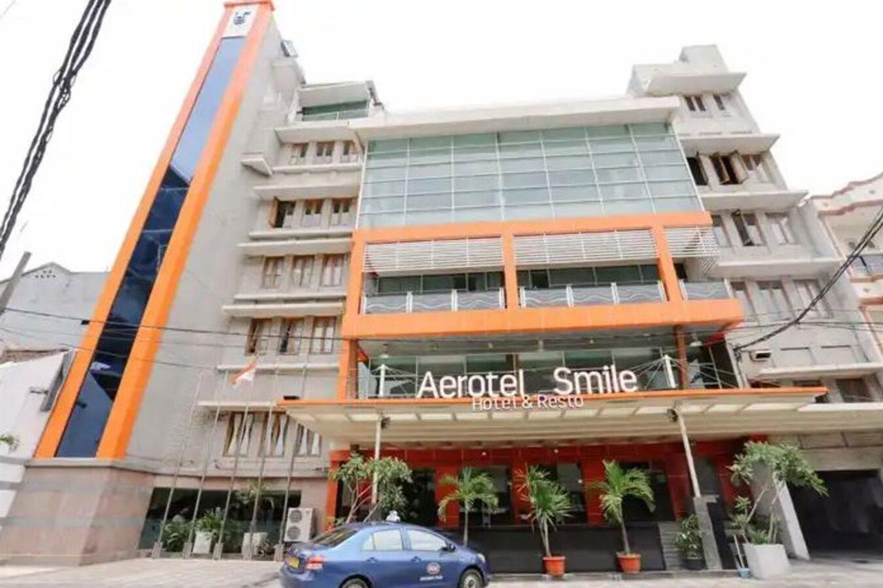 Aerotel Smile Losari Makassar Exterior foto